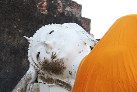 Reclining Buddha at Wat Yai Chaimongkol, Ayutthaya, Thailandの写真素材