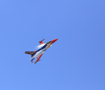 Nakhon Ratchasima - JAN 10: F-16 show on children's Day at Korat Wing 1 Royal Thai Airforce Base located in Thailand, January 10, 2015, Nakhon Ratchasima, Thailandのeditorial素材