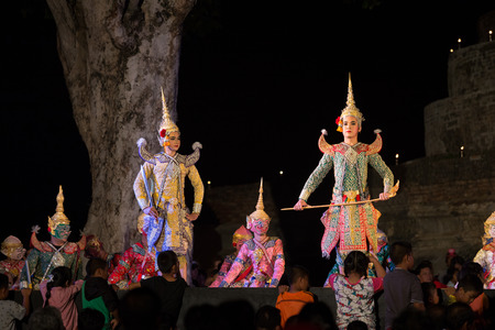 SUKHOTHAI, THAILAND-NOV 25: Show of pantomime in Loy Kratong Festival at Sukhothai Historical Park on November 25,2015 in Sukhothai, Thailandのeditorial素材