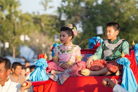 SUKHOTHAI, THAILAND-NOV 25: Loy Krathong festival in Sukhothai.People parade in Loy Krathong festival on November 25,2015 in Sukhothai, Thailandのeditorial素材