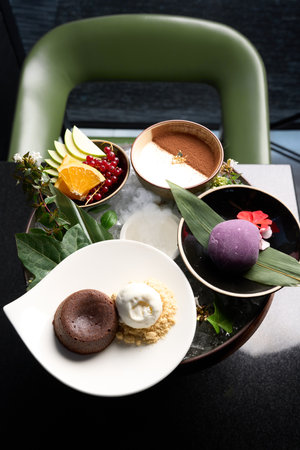 Japanese dessert mochi, and fresh fruit and berries.の写真素材