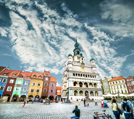 POZNAN, POLAND - AUGUST 21: The central square on August 21, 2013 in Poznan, Poland. Currently, Old Market is the center of tourism Poznan and the most beautiful part of the city.のeditorial素材