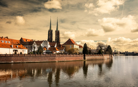Stunning View Of A Cathedral On An Island During Sunset In Wroclawの写真素材