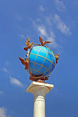 Globus (Globe) Monument on Independence Square (Maidan Nezalezhnosti). Kyiv, Ukraineのeditorial素材