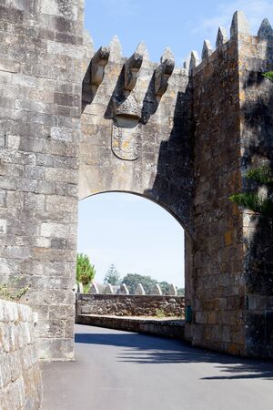 Entrance to the Parador de Bayona in Spain. Great wallのeditorial素材