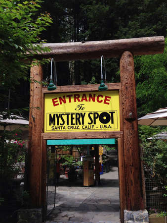 Mystery spot in Santa Cruz California の素材