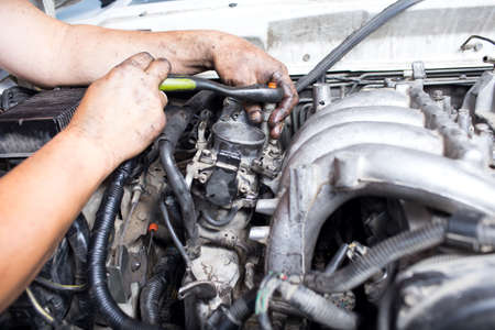 repair car , master engine parses