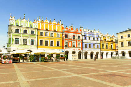 ZAMOSC, POLAND - JULY 28, 2019: colorful renaissance houses at Market Square of historical city center of Zamosc UNESCO World Heritageのeditorial素材