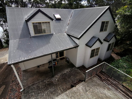 holiday house from above at smiths lakeの写真素材