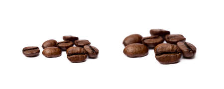 Roasted coffee beans isolated on white backgroundの写真素材