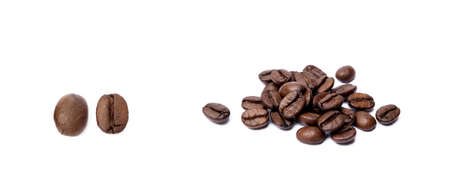 Roasted coffee beans isolated on white backgroundの写真素材