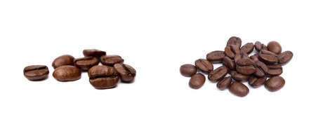 Roasted coffee beans isolated on white backgroundの写真素材