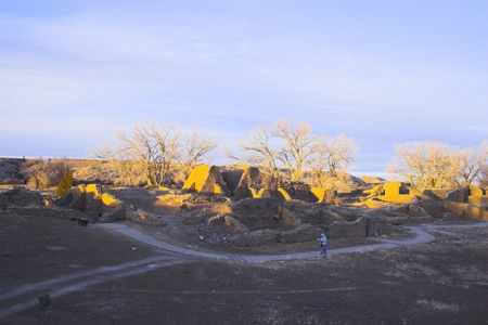 Ancient town of pre-historic Indian cultures of American southwest and surroundings, Aztec Ruins National Monumentの写真素材