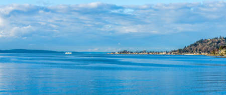 Homes along a point in West Seattle, Washington.の写真素材