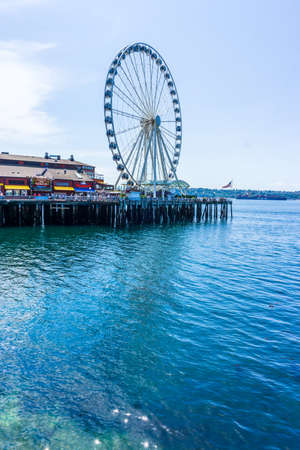 Ferris wheel on the Seattle waterfront.のeditorial素材
