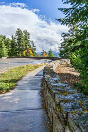 Viewpoint parking area along the road at Hurricane Ridge in Washington State.の写真素材