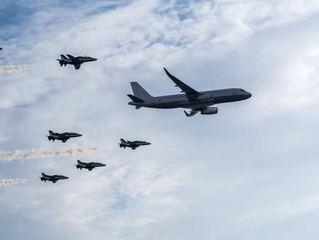 Airplanes in formation during an airshowの写真素材