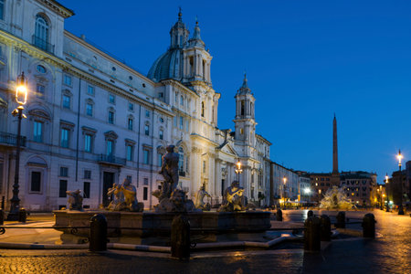 The Piazza Navona in Rome, Italy, by nightのeditorial素材