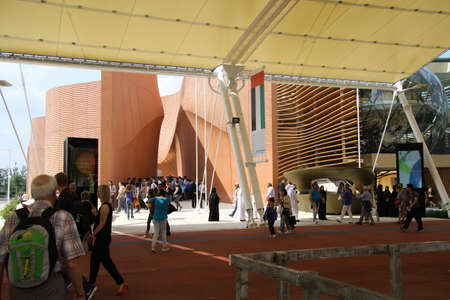 Queue outside Arab Emirates pavilion at Expo 2015 in Milanのeditorial素材
