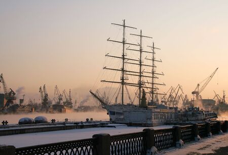 a sailing vessel in a sity portの写真素材