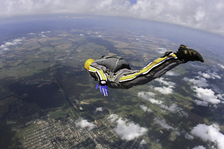 Skydiving 