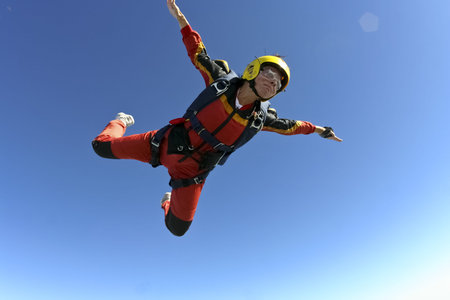 The student performs the task parachutist in free fall 