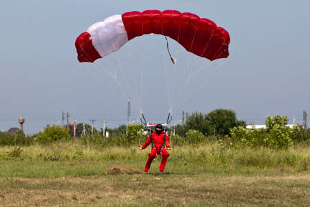 Parachutist pilots filled chute.の写真素材
