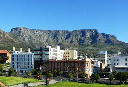 Table Mountain South Africa with historical buildings in the foreground  のeditorial素材