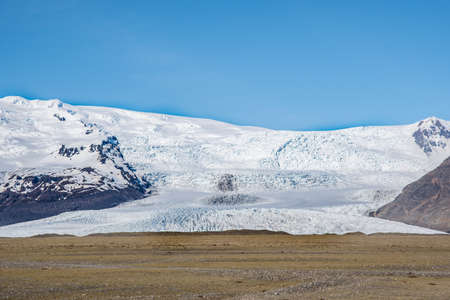 Fjallsjokull outlet glacier in south Icelandic countrysideの写真素材