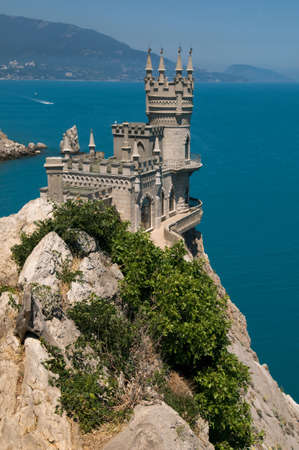 The Swallow's Nest is a decorative castle located in Gaspra: between Yalta and Alupka on the Crimean peninsula.  Neo-Gothic palace is situated against the seascape background.のeditorial素材