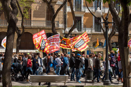 TARRAGONA, SPAIN - MAY  01, 2017: People at the street of Tarragona at the demonstration of 1st of mayのeditorial素材