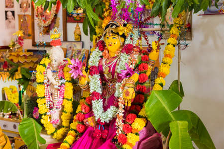 PUTTAPARTHI, ANDHRA PRADESH, INDIA - JULY 9, 2017: Hindu statue. Close-upのeditorial素材