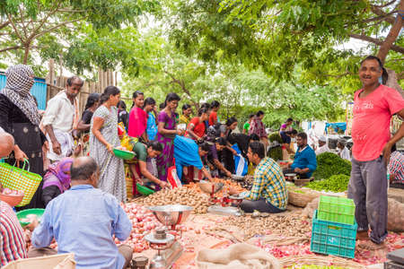 PUTTAPARTHI, ANDHRA PRADESH - INDIA - JULY 22, 2017: View of the indian street market.のeditorial素材