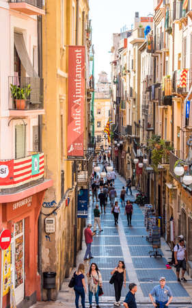 TARRAGONA, SPAIN - OCTOBER 4, 2017: European street buildings. Copy space for text. Verticalのeditorial素材