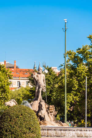MADRID, SPAIN - SEPTEMBER 26, 2017: View of the monument on the city street. Copy space for text. Verticalのeditorial素材