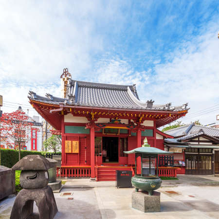 View of the buildings in the temple of Asakusa Schrein (Senso-ji), Tokyo, Japan. Copy space for textのeditorial素材