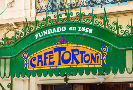 BUENOS AIRES, ARGENTINA - DECEMBER 25, 2017: Retro signboard cafeのeditorial素材