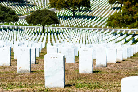SAN BRUNO, CALIFORNIA, USA - SEPTEMBER 16, 2018: Golden Gate National Cemeteryのeditorial素材