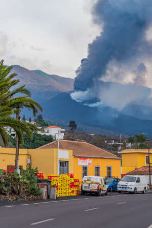 LOS LLANOS DE ARIANE, SPAIN NOVEMBER 10.2021: Street at the Cumbre Vieja volcano during eruption on the Canary island of La Palma, Spain, verticalのeditorial素材