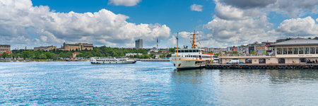 ISTANBUL, TURKEY - MAY 19.2022: View to the harbor in Kadikoy, Ferry to Istanbul. Sea voyage on the Bosphorus, panoramaのeditorial素材