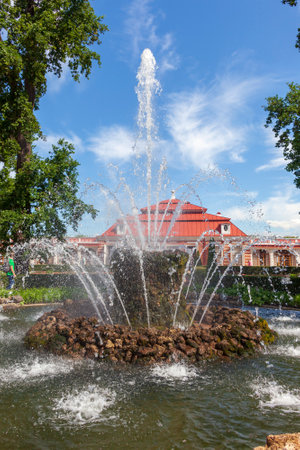ST. PETERSBURG, RUSSIA - JULY 4, 2018: The grounds of the Peterhof Palace, UNESCO world heritage site, with fountains and gardens, taken on July 4 in St. Petersburg.のeditorial素材