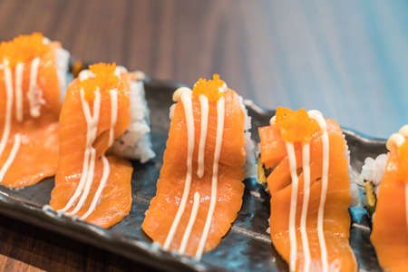 salmon makiの写真素材