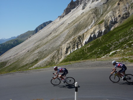 Cyclists downhillの写真素材