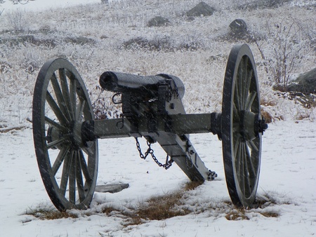 cannon on gettysburg battlefield in the snowのeditorial素材