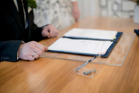 Signature at the registry office