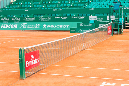 Clay tennis court prepared for the Monte-Carlo Rolex Masters finals, Monacoのeditorial素材