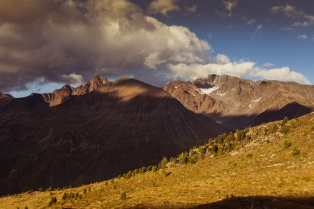 Sunset panorama of the peaks and glaciers of Vallelunga, Alto Adige, Italyの写真素材