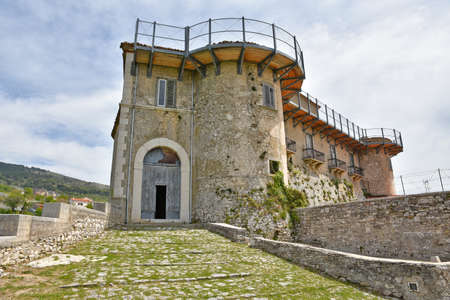 View of the castle of the town of Macchiagodena in the Molise region, Italy.のeditorial素材