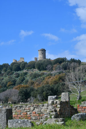 An ancient tower in the archaeological park of a Greco-Roman city in the Salerno province, Campania state.のeditorial素材