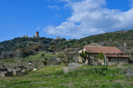 An old house in the landscape of the archaeological park of Velia in Salerno province, Campania state.のeditorial素材